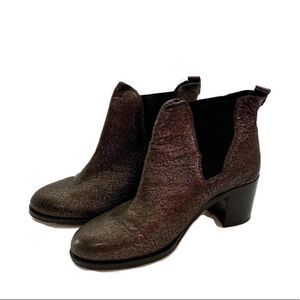Sam Edelman Chelsea Boot In Metallic Bronze 7.5